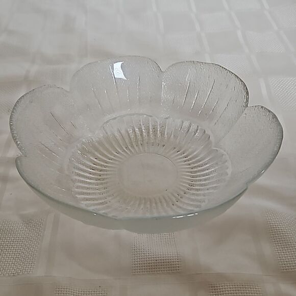 Clear Glass Fruit Bowl 10"-10" - Picture 10 of 16
